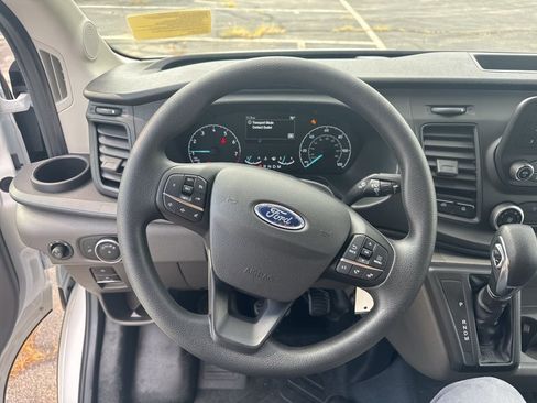 New 2025 Ford Transit 250 148 Medium Roof image 18