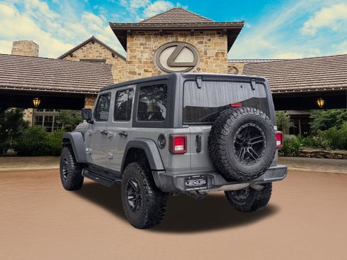 Used 2021 Jeep Wrangler Unlimited Islander image 3