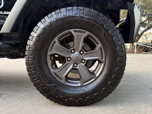 Used 2013 Jeep Wrangler Sport w/ Connectivity Group image 13