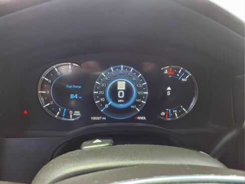 Certified 2019 Cadillac Escalade Luxury AWD/4WD image 17