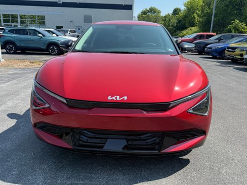 New 2025 Kia EV6 Wind image 2