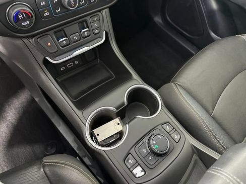 Used 2020 GMC Terrain SLT image 20