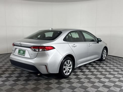 Used 2025 Toyota Corolla LE FWD image 9