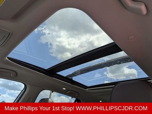 Used 2025 Honda Pilot Elite image 19