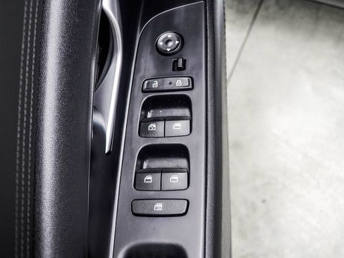 Used 2021 Hyundai Elantra Limited FWD image 37
