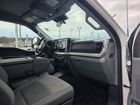 Used 2025 Ford F350 XLT image 17