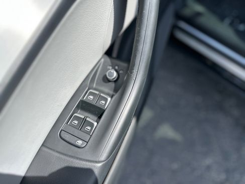 Used 2018 Audi Q3 2.0T Premium image 18