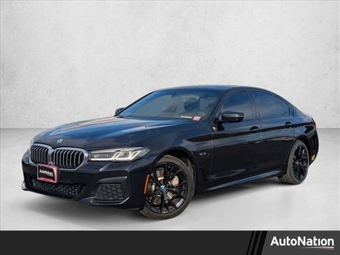 Used 2022 BMW 530e w/ Premium Package image 1