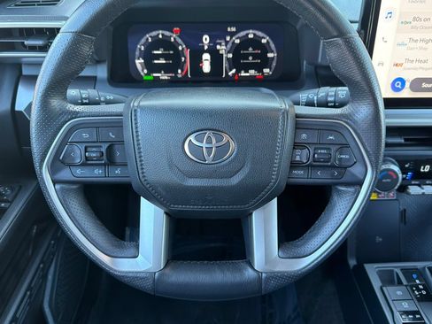 Used 2025 Toyota 4Runner TRD Off-Road Premium AWD/4WD image 14