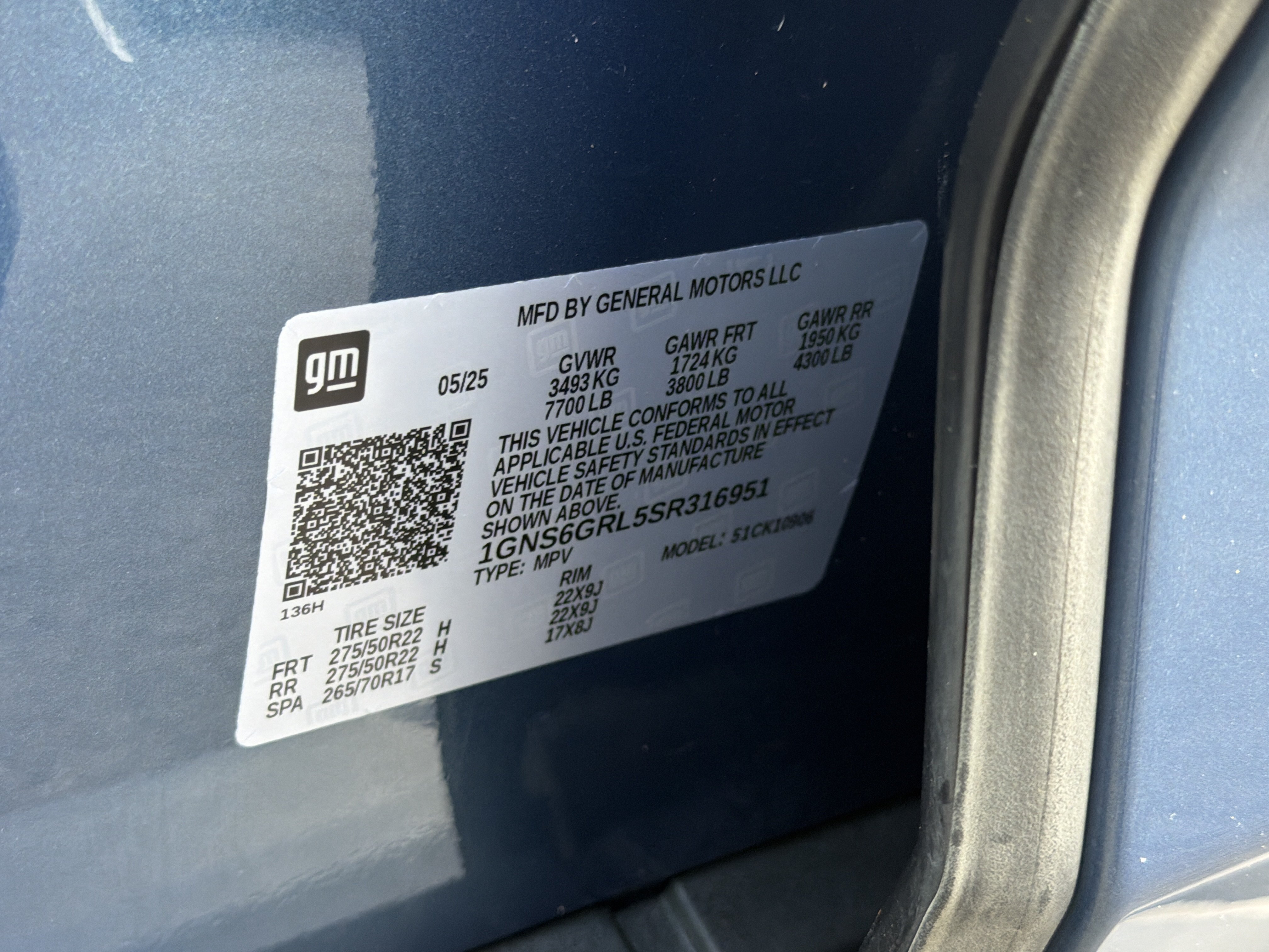 Used 2025 Chevrolet Suburban High Country w/ LPO, Get Active Package AWD/4WD image 37