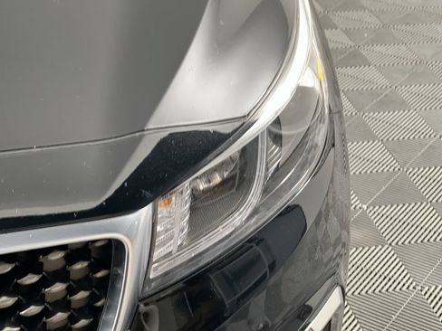 Used 2018 Kia Sedona SX Limited w/ SX Limited Prestige Package FWD image 9