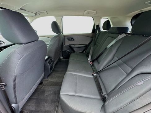 Used 2023 Nissan Rogue S image 15