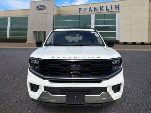 Used 2025 Ford Expedition Max Platinum AWD/4WD image 2