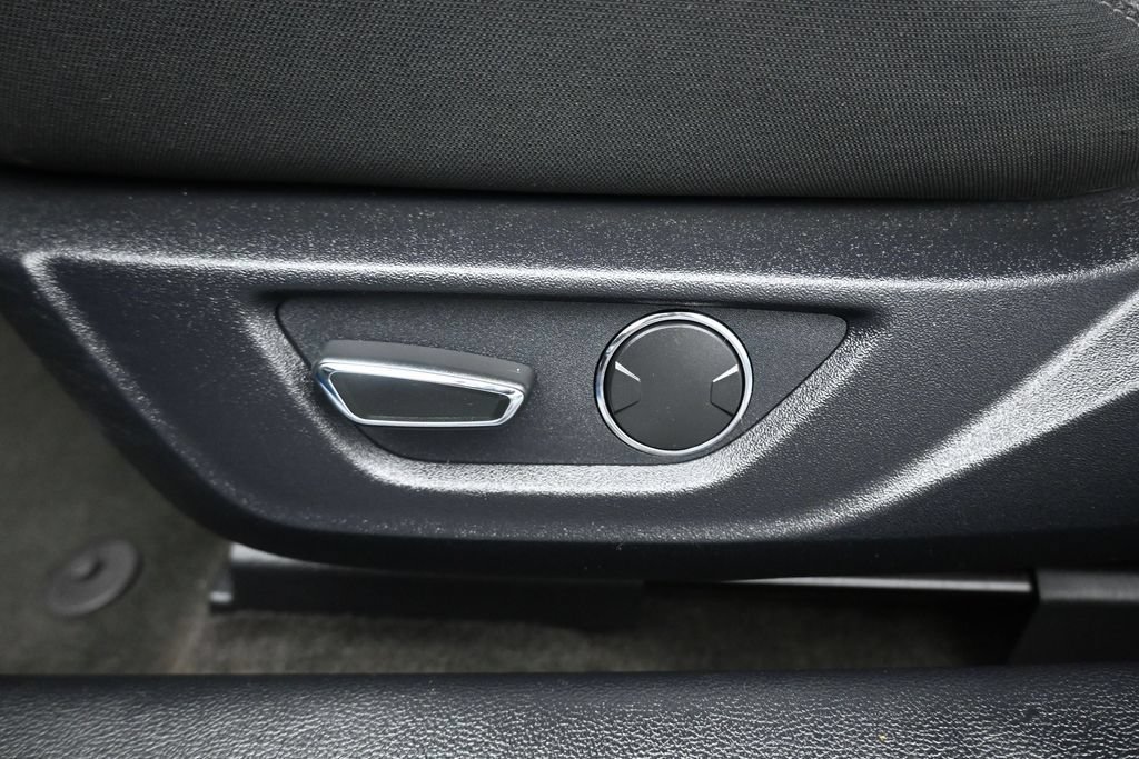Used 2017 Ford Mustang Coupe RWD image 12