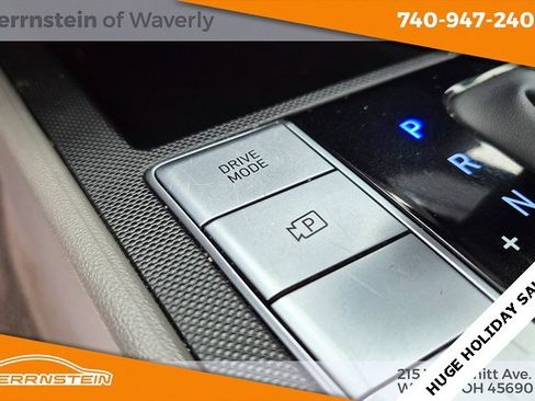 Used 2024 Hyundai Elantra SEL image 21