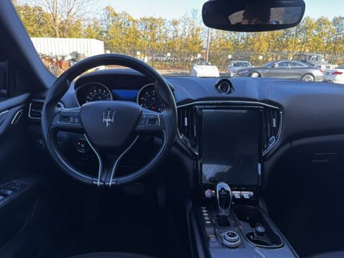 Used 2018 Maserati Ghibli RWD image 27