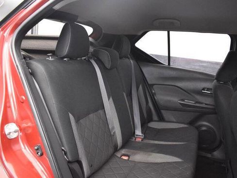 Used 2019 Nissan Kicks SV image 18