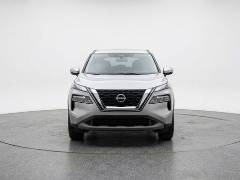 Used 2025 Nissan Rogue SV FWD image 2