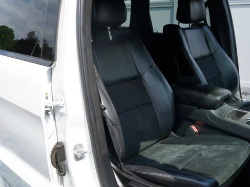 Used 2019 Jeep Grand Cherokee Altitude AWD/4WD image 50