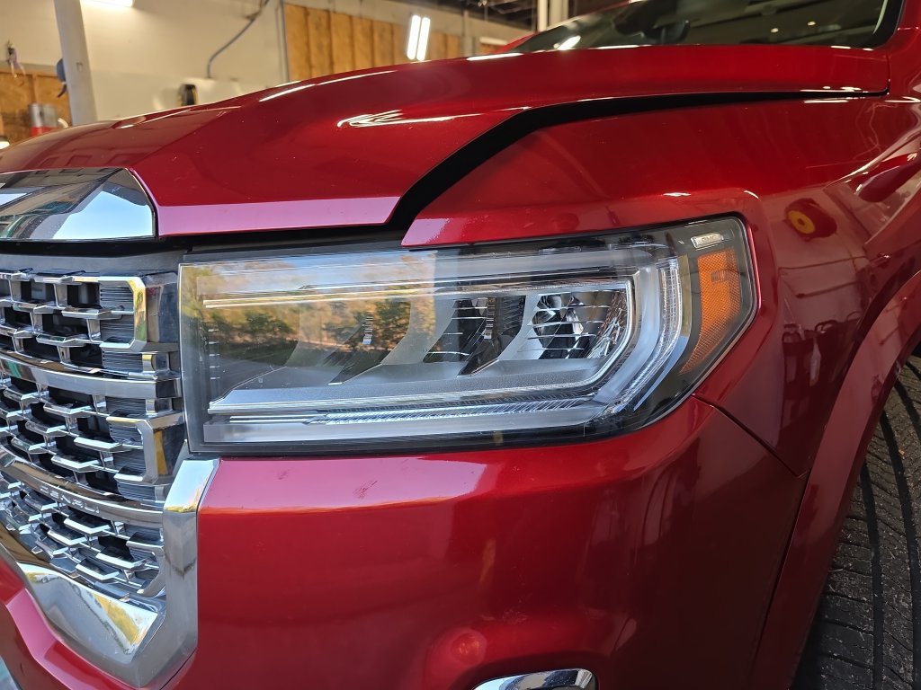 Used 2023 GMC Acadia Denali w/ Denali Ultimate Package AWD/4WD image 33