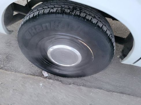 Used 1992 GMC Safari XT image 13