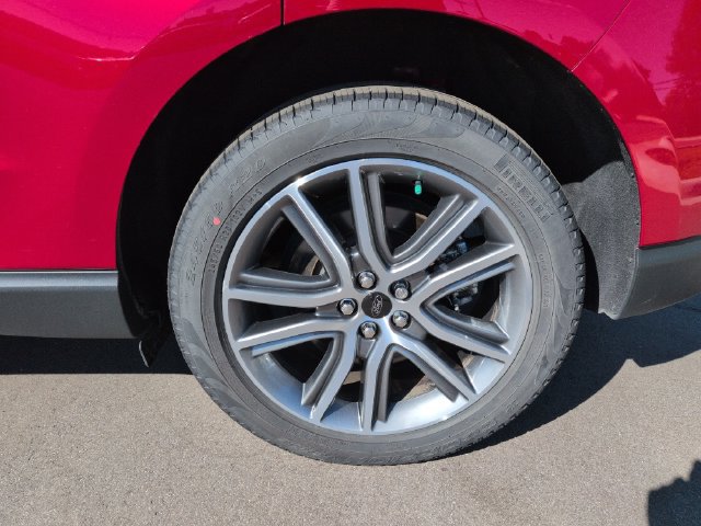 Certified 2024 Ford Edge Titanium AWD/4WD image 11