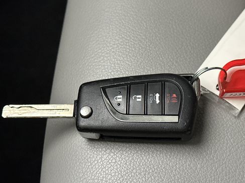 Used 2024 Toyota Camry SE image 34