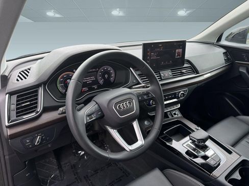 Used 2024 Audi Q5 e Premium w/ Convenience Package AWD/4WD image 4