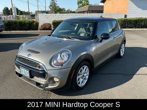Used 2017 MINI Cooper S FWD image 1