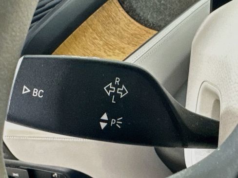 Used 2015 BMW i3 w/ Range Extender RWD image 14