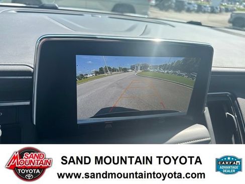 Used 2023 GMC Yukon SLT RWD image 25