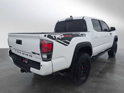 Used 2017 Toyota Tacoma TRD Pro AWD/4WD image 4