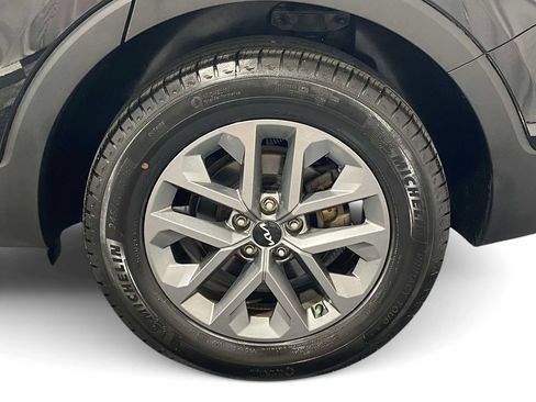 Used 2024 Kia Telluride LX AWD/4WD image 10
