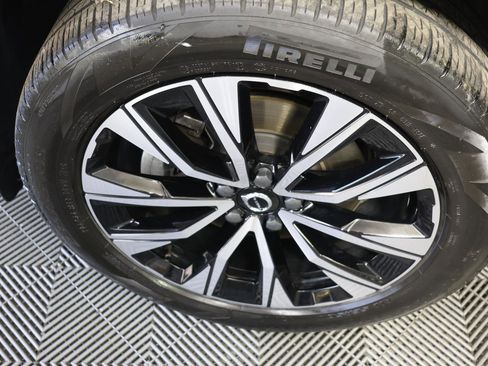 Used 2023 Volvo XC60 B5 Plus w/ Protection Package Premier image 26