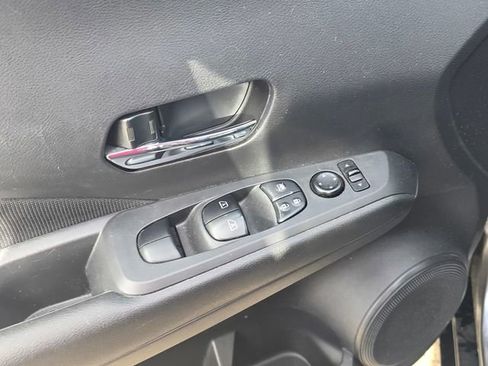 Used 2021 Nissan Kicks SV FWD image 21