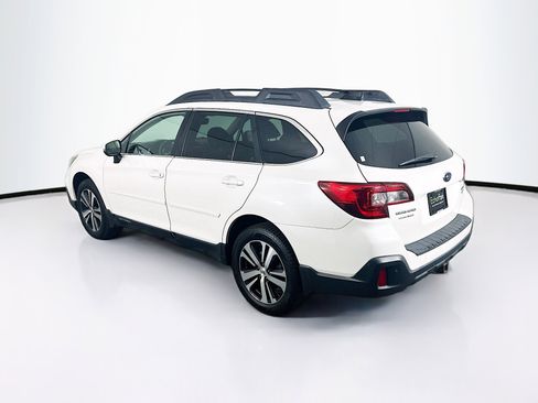 Used 2018 Subaru Outback 3.6R Limited AWD/4WD image 5