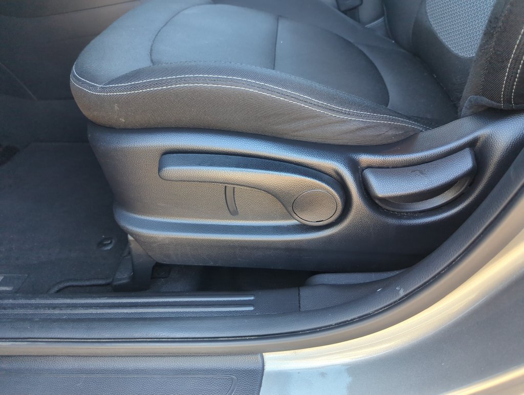 Used 2017 Kia Soul + FWD image 13