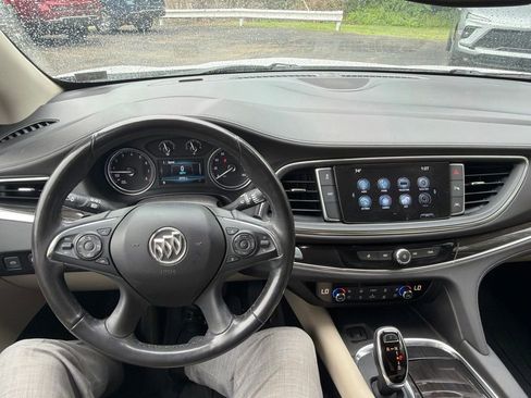 Used 2018 Buick Enclave Premium AWD/4WD image 34