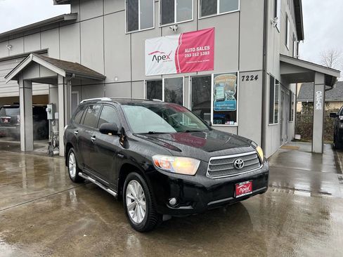 Used 2010 Toyota Highlander Limited image 2
