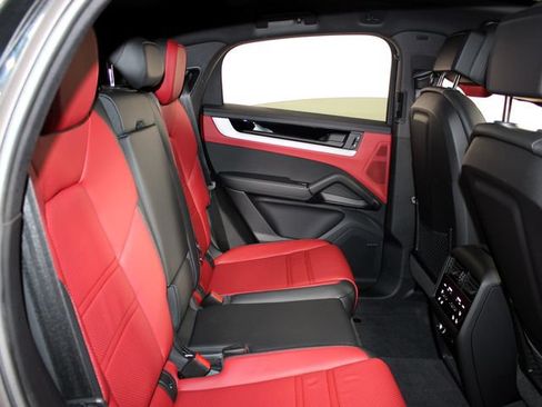 Certified 2026 Porsche Cayenne S AWD/4WD image 23