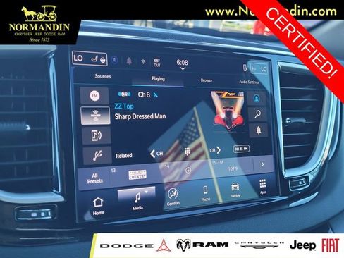 Certified 2025 Chrysler Pacifica Select FWD image 9