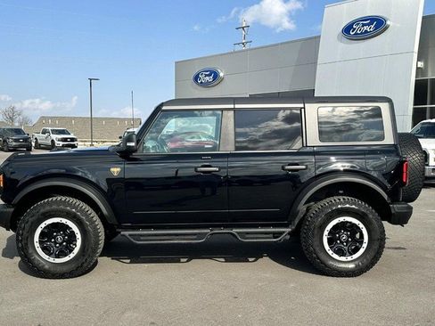 Used 2022 Ford Bronco Badlands image 5
