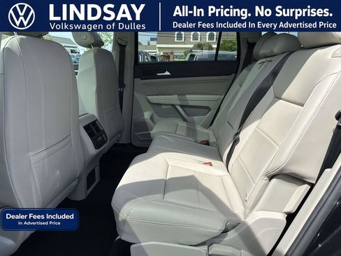 Used 2023 Volkswagen Atlas SE w/ Panoramic Sunroof Package AWD/4WD image 16