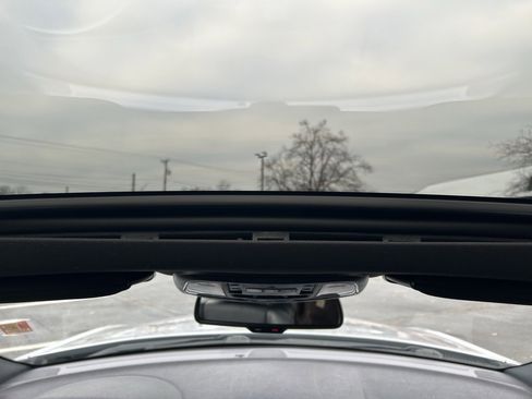 Used 2017 Chrysler 300 S w/ 300S Premium Group image 18