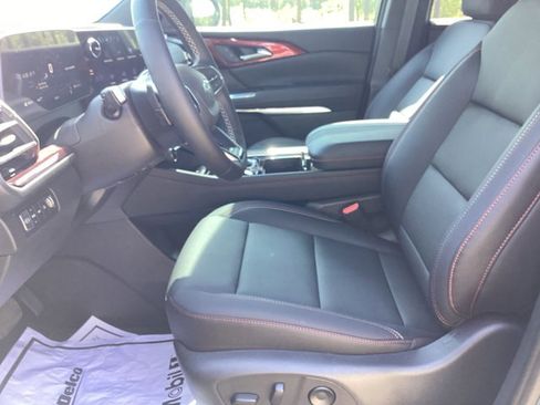 New 2026 Chevrolet Traverse Z71 w/ Driver Confidence Package image 13