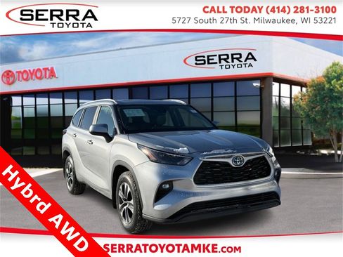 Used 2023 Toyota Highlander XLE image 1