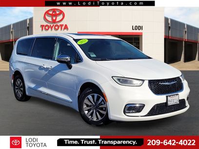 Used 2023 Chrysler Pacifica Limited
