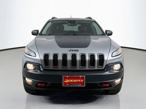 Used 2016 Jeep Cherokee Trailhawk w/ Leather Interior Group AWD/4WD image 2