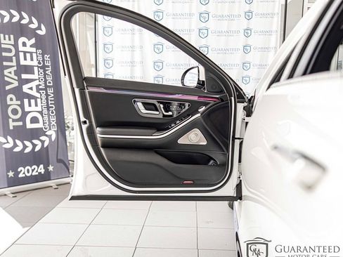 Used 2022 Mercedes-Benz S 500 4MATIC w/ AMG Line Package image 30
