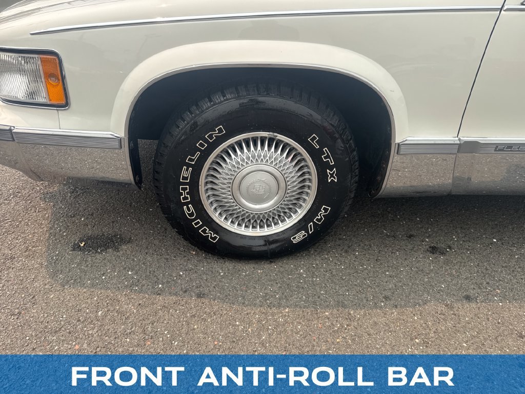 Used 1995 Cadillac Fleetwood Brougham RWD image 22